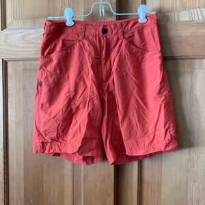 Mountain hardware shorts